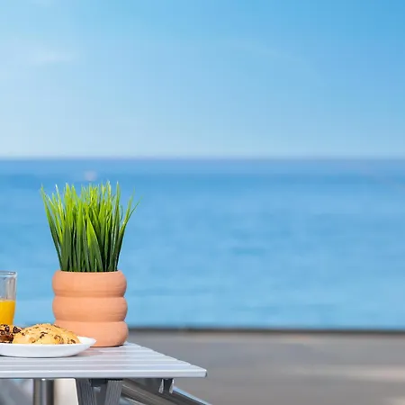 Apart-hotel Eleana 3*