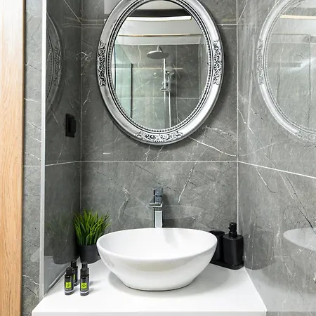 Hotel apartamentowy Eleana